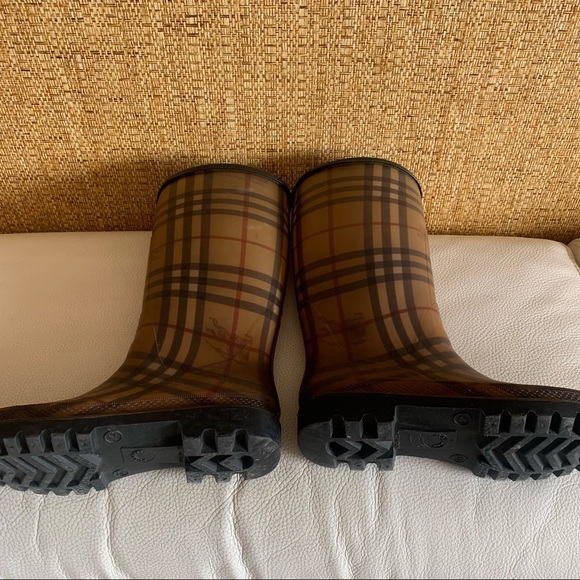 BURBERRY Authentic Rubber Printed Rain Boots. Size 37. Made in Italy. - Picture 9 of 12
